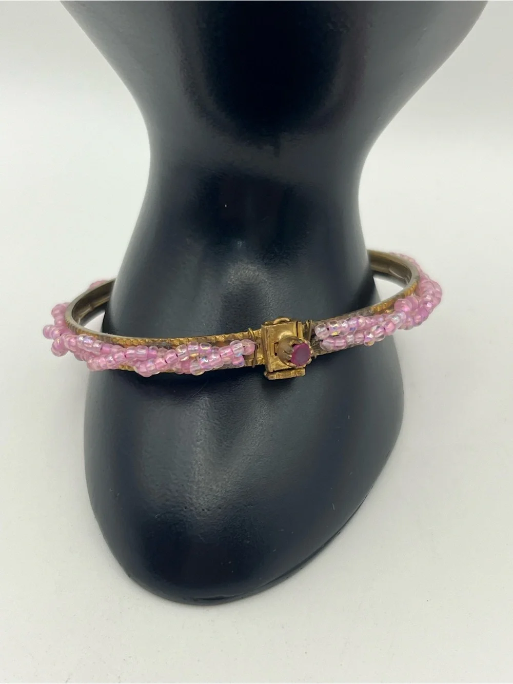 East India mid-20th-century vintage bangle bracelet pink seed beads gold tone
